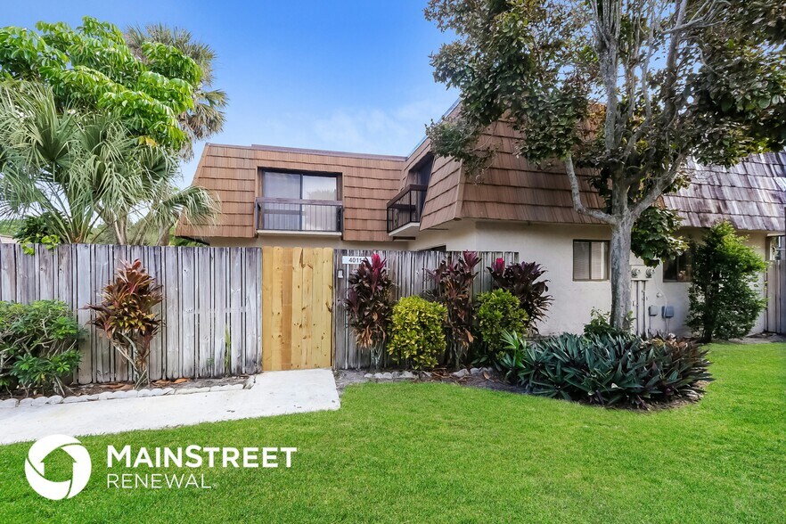 Primary Photo - 4011 Palm Bay Cir