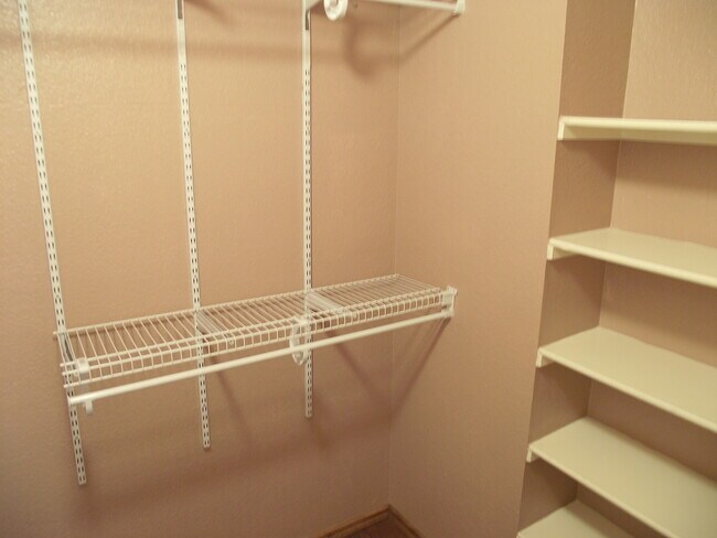 Building Photo - North HIlls in Northeast El Paso 3 bed Refrig A/C