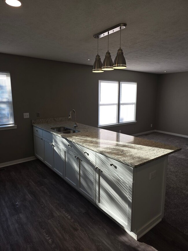 Building Photo - Duplex For Rent! Valley NE