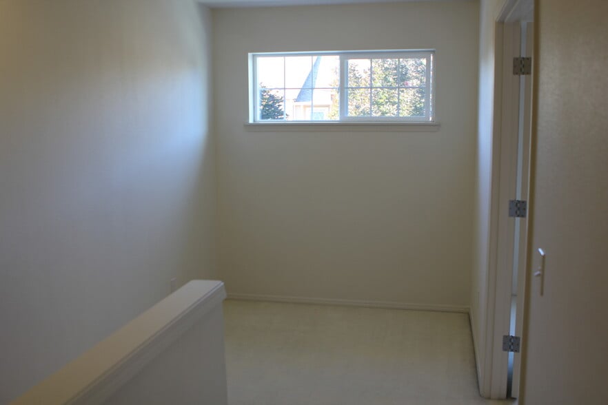 Loft - 17234 SW Pleasanton Ln