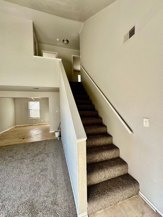 Building Photo - 4212 E 55th St