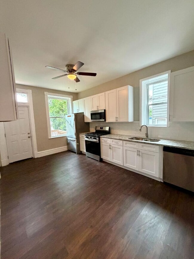 Building Photo - 3640 Liermann Ave