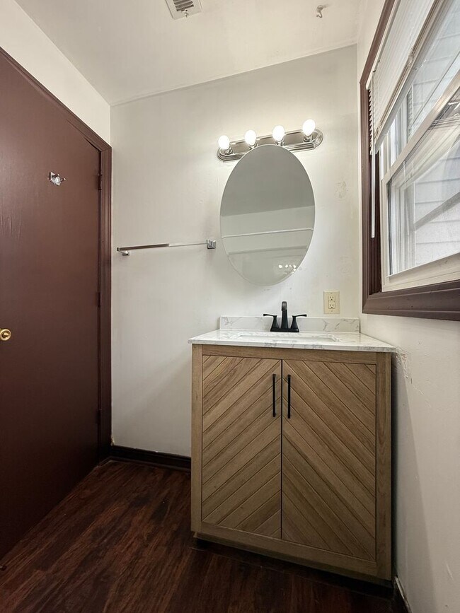 Building Photo - 2807 N 3rd St