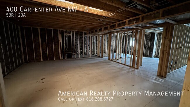 Building Photo - 400 Carpenter Ave NW