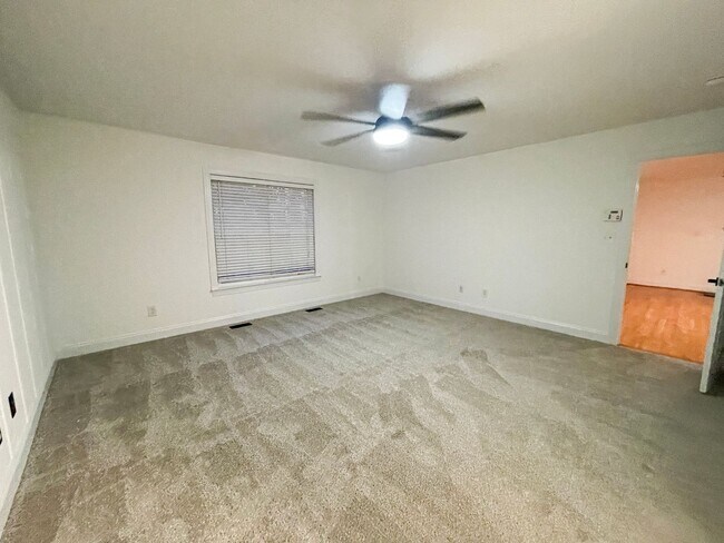 Building Photo - 282 Braddock Dr