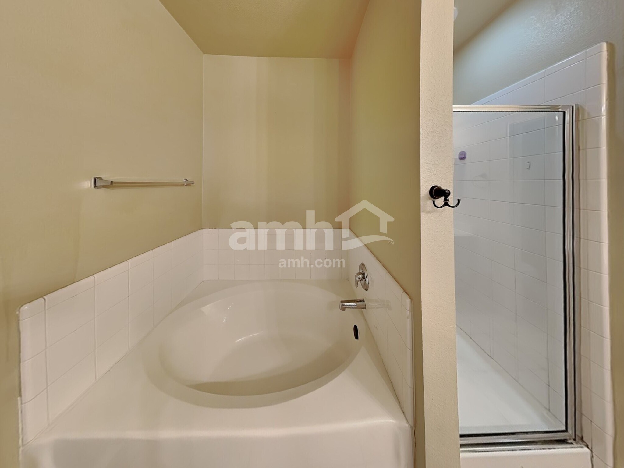 Building Photo - 3917 Cane River Rd