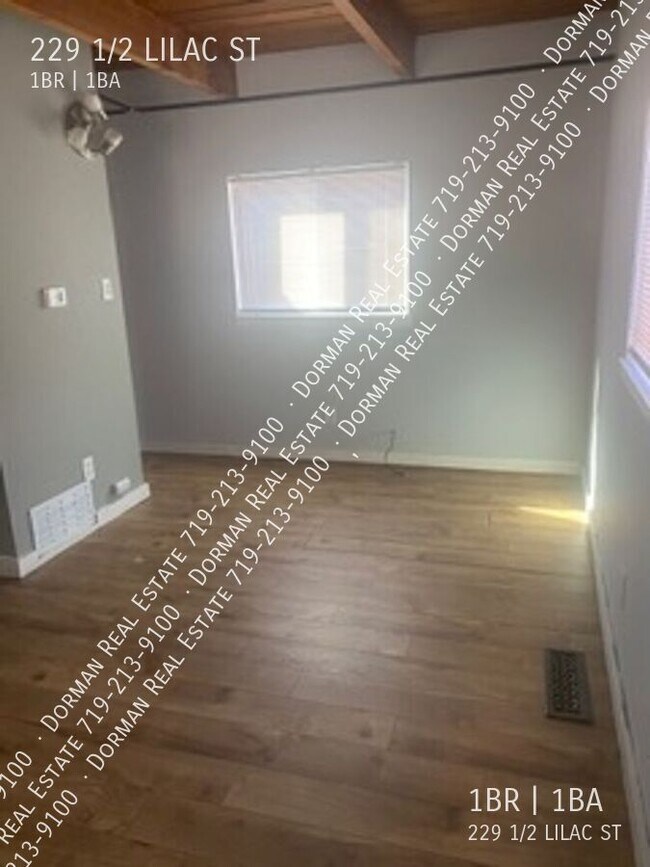 Building Photo - 229 1/2 LILAC ST-