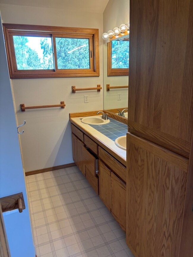 Building Photo - Spacious 3-Bedroom Home on 12 Private Acres between Bend and Sisters!