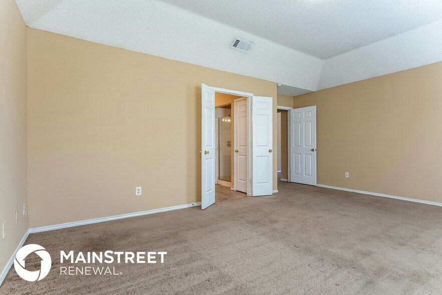 Building Photo - 909 Eagle Dr