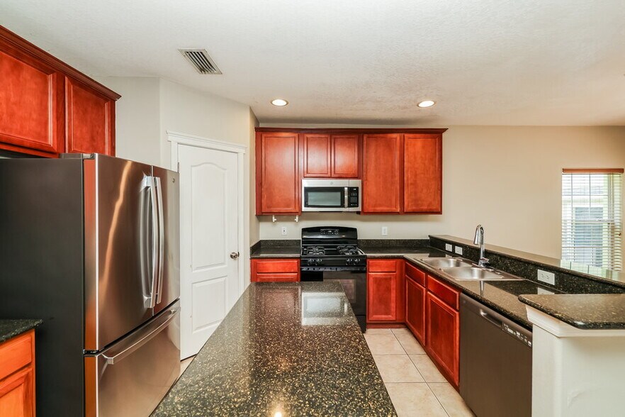 Building Photo - 16217 Bridgewalk Dr