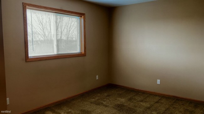 Building Photo - 2 br, 1 bath Condo - 2710 10th St 2710 Nor...