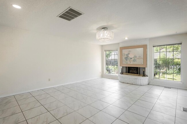 Building Photo - 2804 NW 158th St