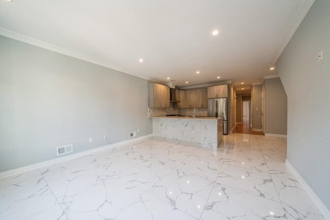 Building Photo - 225 Columbia Ave