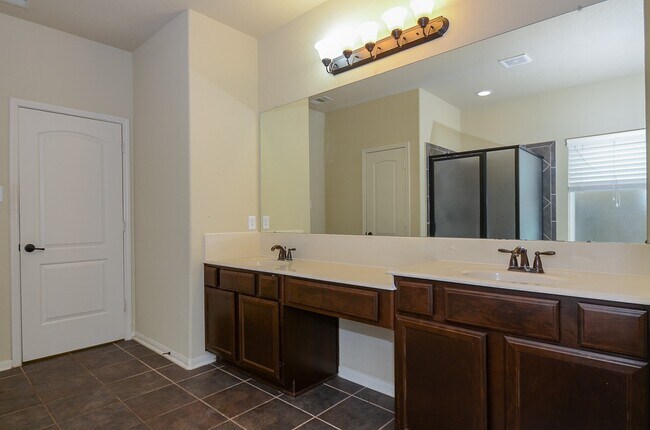 Building Photo - 14822 Russet Bend Ln