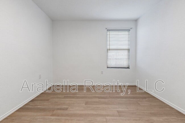 Building Photo - 12006 Still Pass