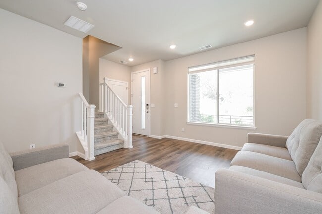 Building Photo - 14933 E Belleview Dr