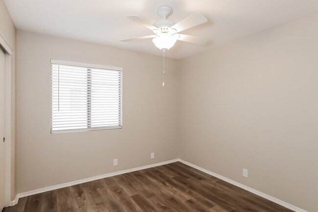 Building Photo - 15729 W Smokey Dr