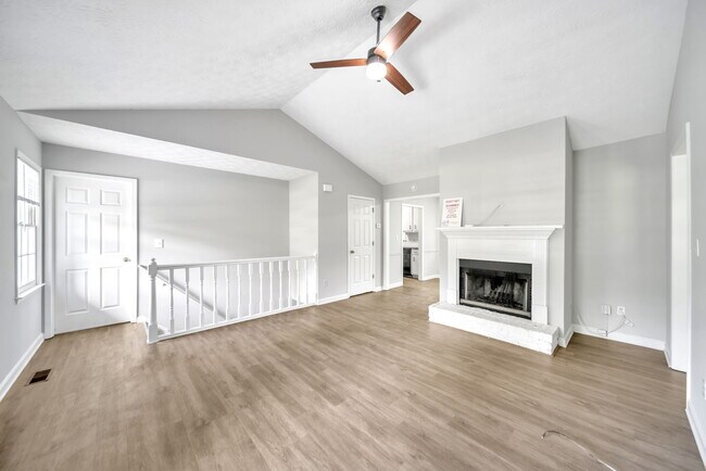 Building Photo - 608 Wood Ridge Dr
