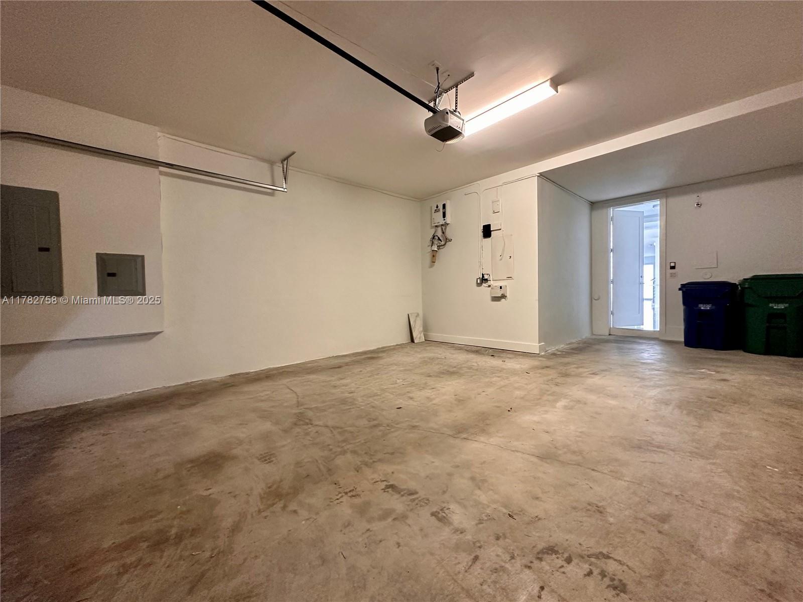 Building Photo - 6420 NW 104th Path