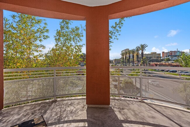 Building Photo - View Condo in Luxury Gated Community