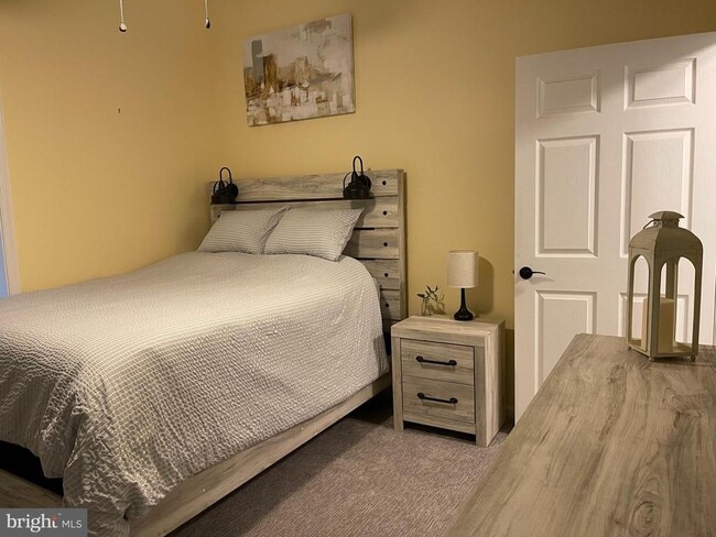 Building Photo - 2315 Lookout Rd