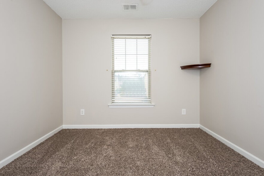 Building Photo - 316 Lauren Dr