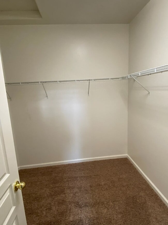 Building Photo - 6245 W Whitley Ave