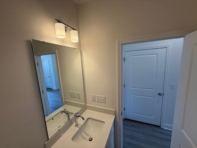 Building Photo - Brand New Townhome in Ballantyne!!