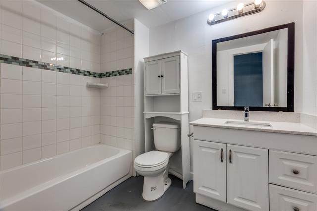 Building Photo - 2007 S Ervay St