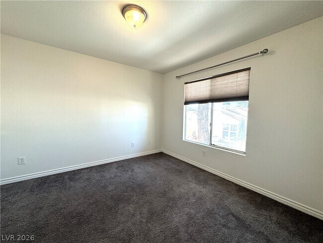 Building Photo - 8070 W Russell Rd