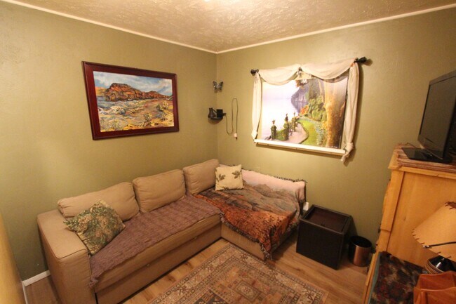 Building Photo - Furnished home in Lower Greenlaw