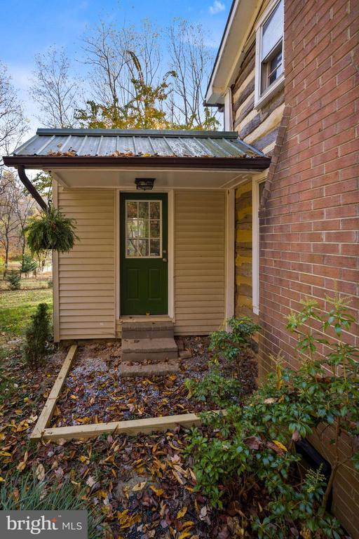 Building Photo - 41788 Stumptown Rd