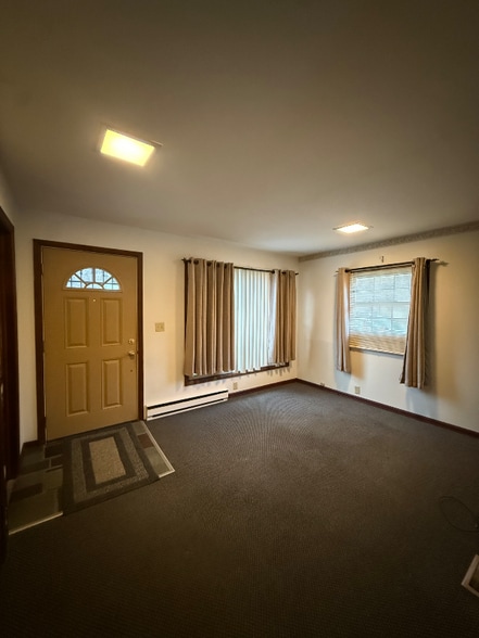 Building Photo - 26 Rochester St