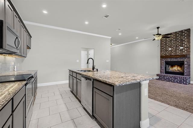 Building Photo - 2401 Southridge Ln