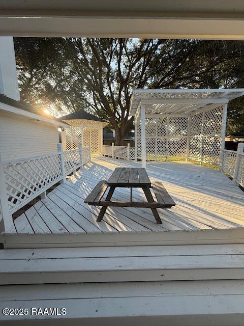 Building Photo - 112 Thorn Dr