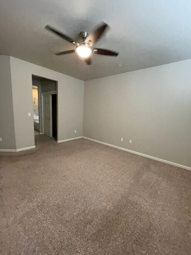 Building Photo - Lovely Clovis home, coming soon!