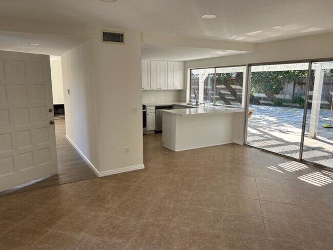 Building Photo - 4BD/$5650 MO/ 1 STORY HOME/WESTLAKE VILLAGE