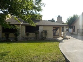 Building Photo - 295 Mooring Cir