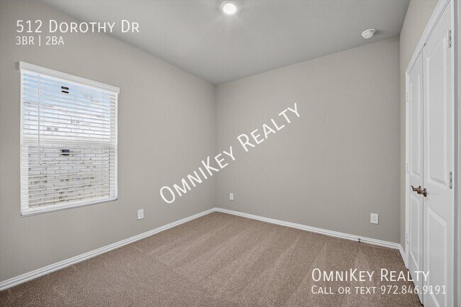 Building Photo - 512 Dorothy Dr