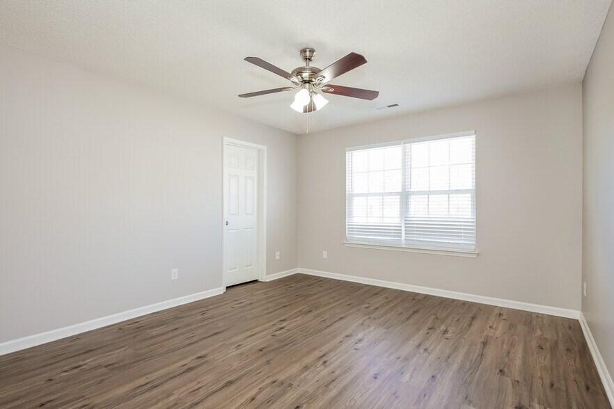 Building Photo - 3035 Teton Dr