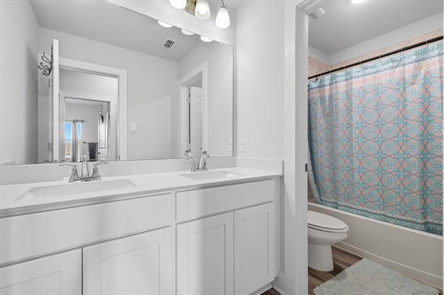 Building Photo - 2470 Pebble Bank Ln