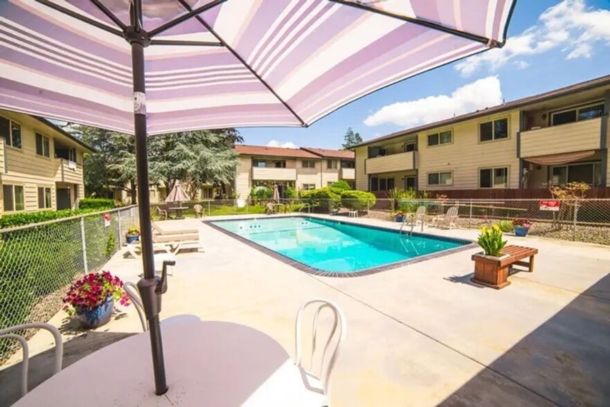 Interior Photo - Laurelwood Estates