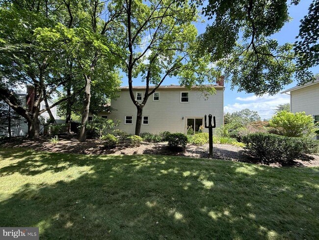Building Photo - 444 Suffolk Dr