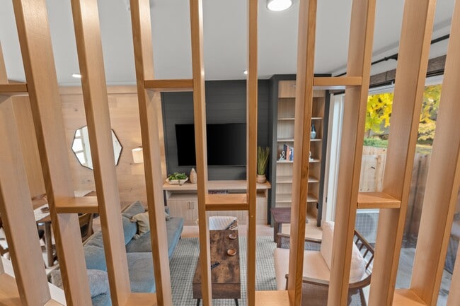 Building Photo - 5175 SE 28th Ave