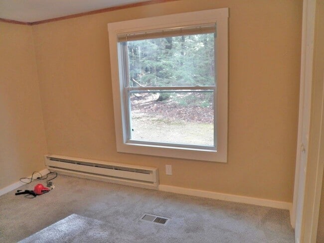 Building Photo - 2337 2nd New Hampshire Turnpike N