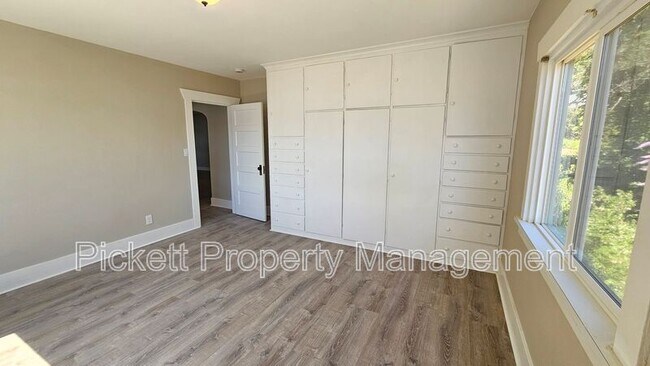 Building Photo - 1604 Jacobsen Blvd