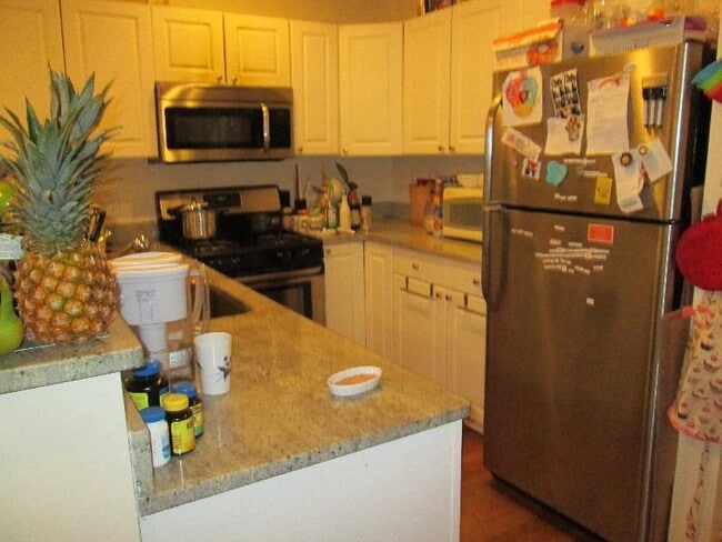 Building Photo - 318 St Paul St