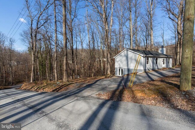 Building Photo - 462 Wild Rose Ln