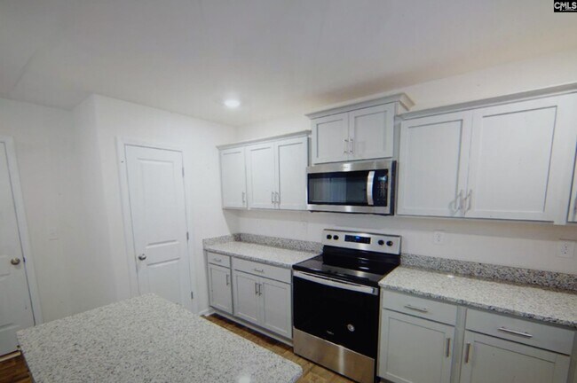 Building Photo - 457 Delahays Rd