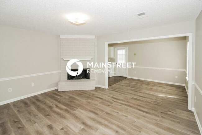 Building Photo - 3 Bedroom Pet-Friendly Home in Memphis, TN with Main Street Renewal